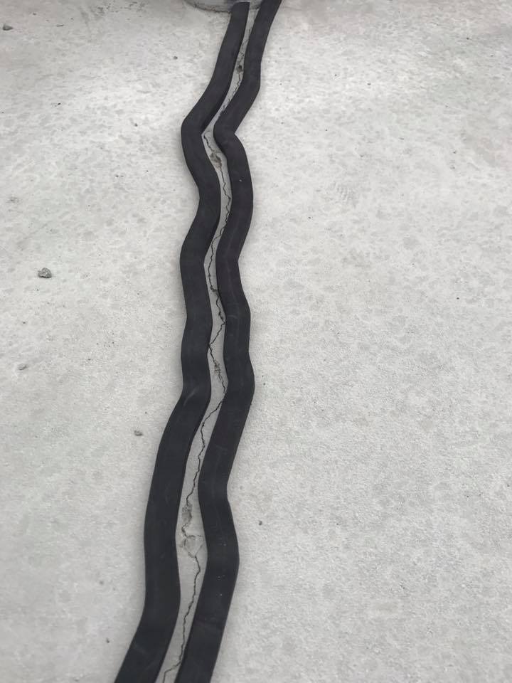 r r