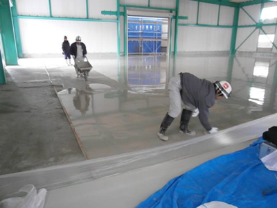 床コンクリート修復作業